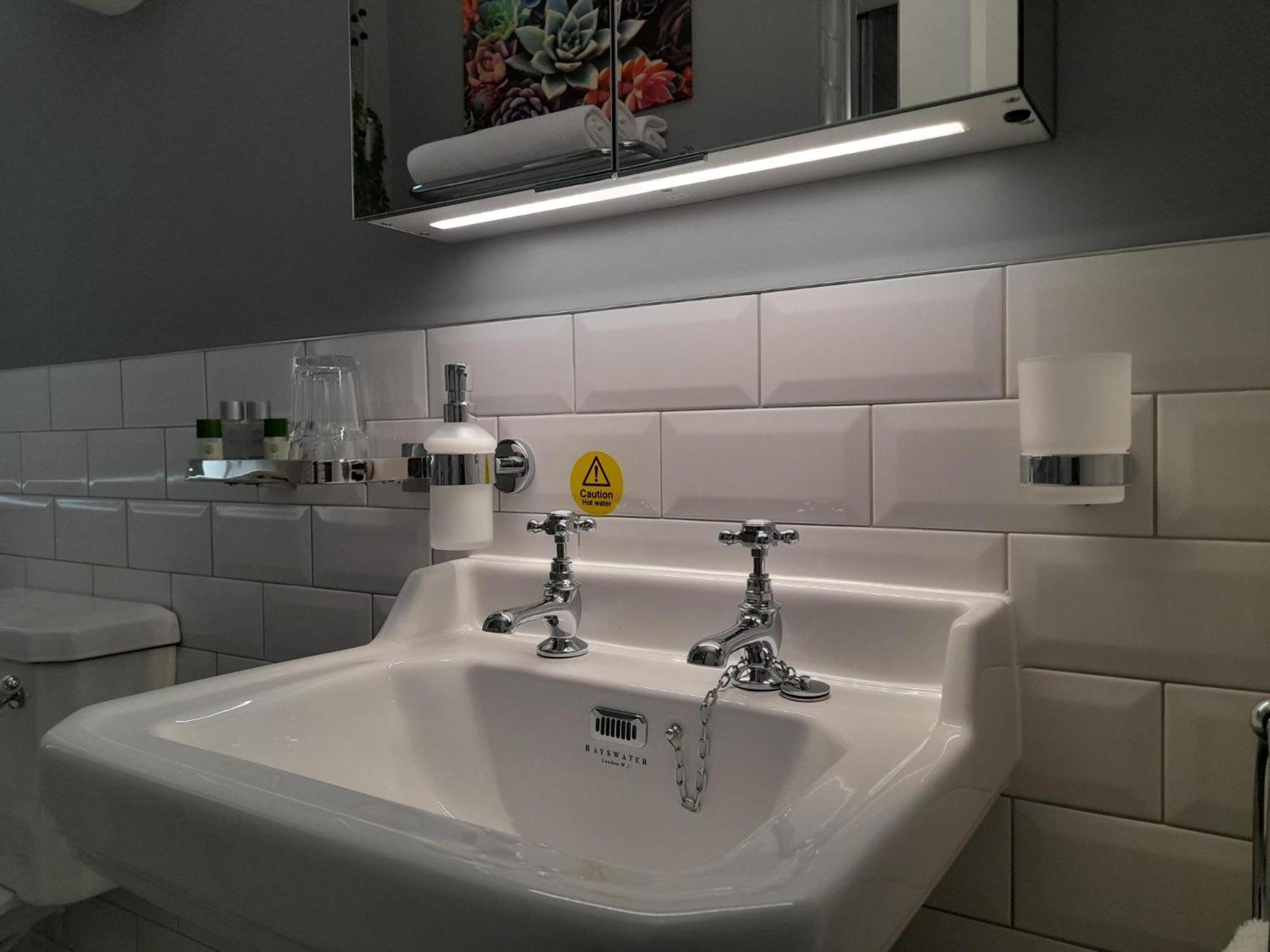 Crescent Lodge Guest House Уитби Номер фото